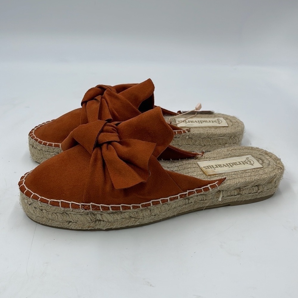 Stradivarious closed toe sandal